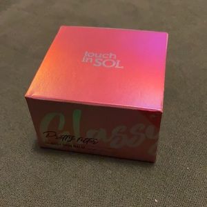 touch in SOL - Glassy Skin Balm